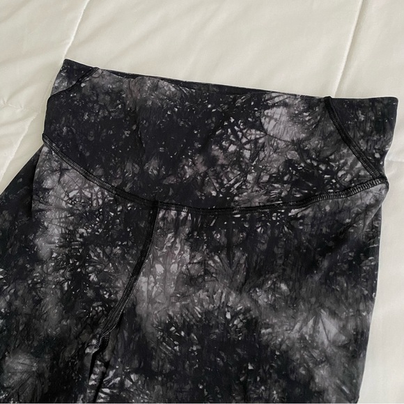 LULULEMON Base Pace High Rise Tight, 25" Leggings, Ink Vapor Ice Grey - Picture 5 of 9